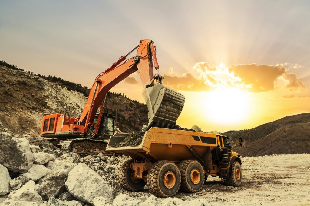 Heavy Construction Equipment – Safety Tips for Workers Moving Around